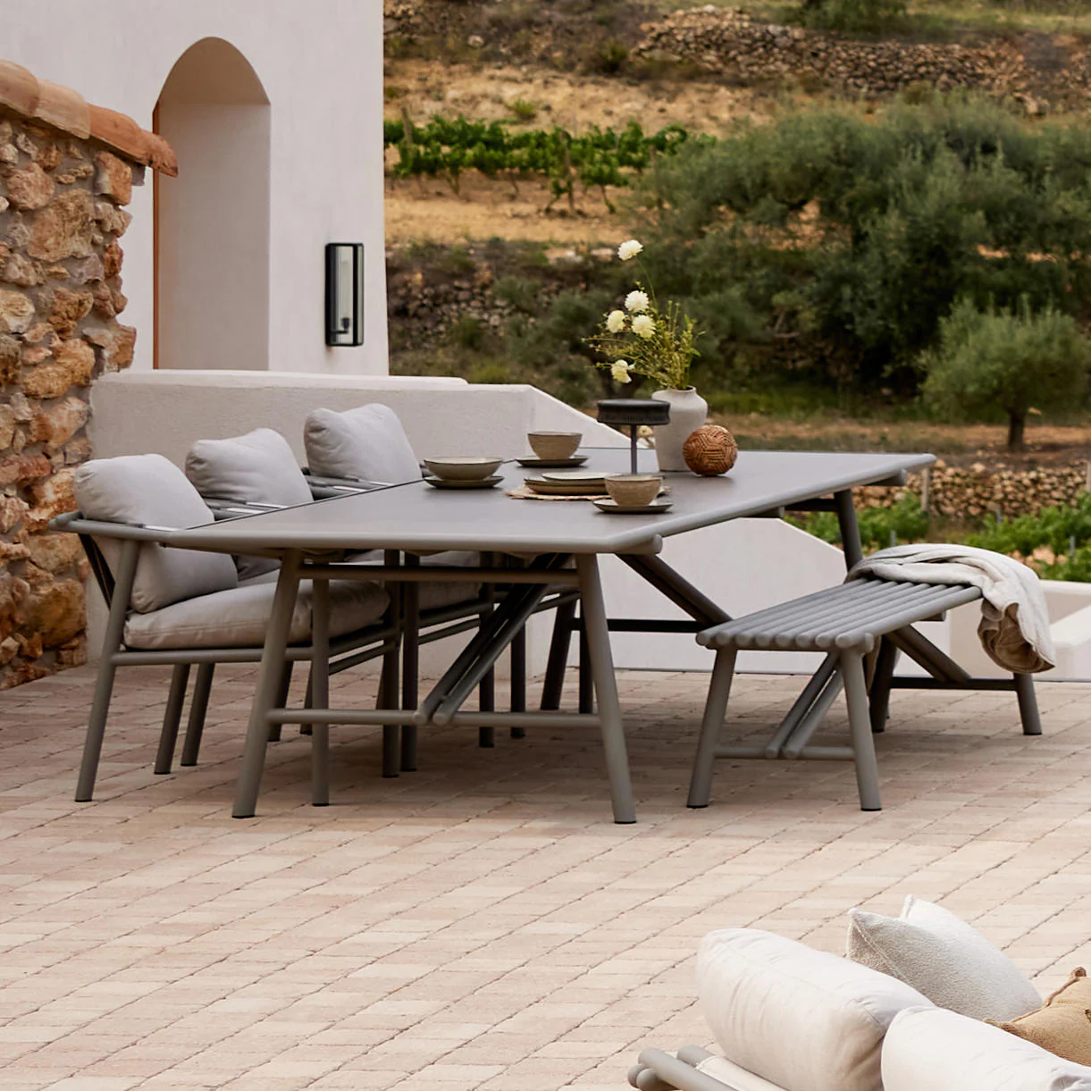 Sticks Dining Table in Aluminium 280 x 100cm - Image 5
