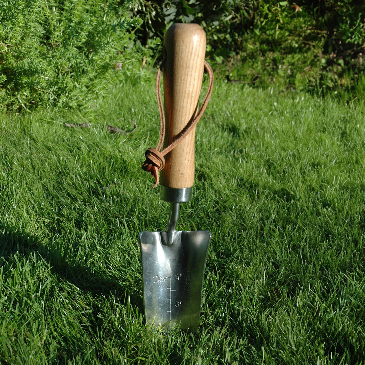 Traditional Garden Trowel - Image 2
