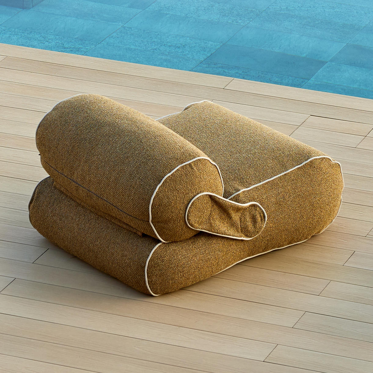 Unite Lounge Chair - Image 3