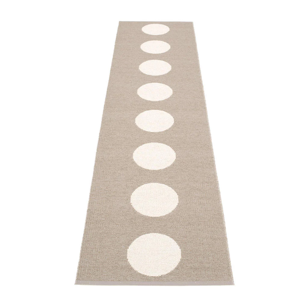 Vera Neutral Large Outdoor Runners - Image 33