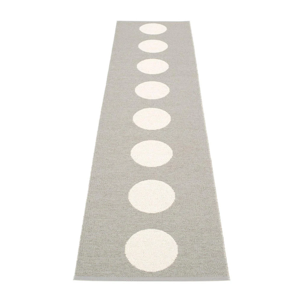 Vera Neutral Large Outdoor Runners - Image 39
