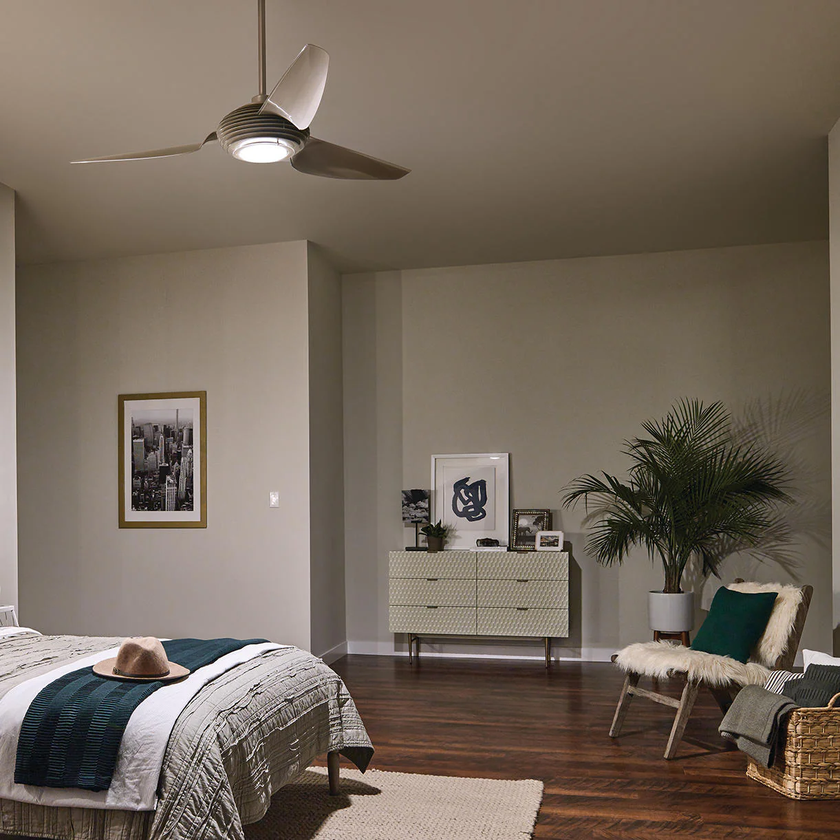 Voya Indoor Ceiling Fan with LED Light - Image 4