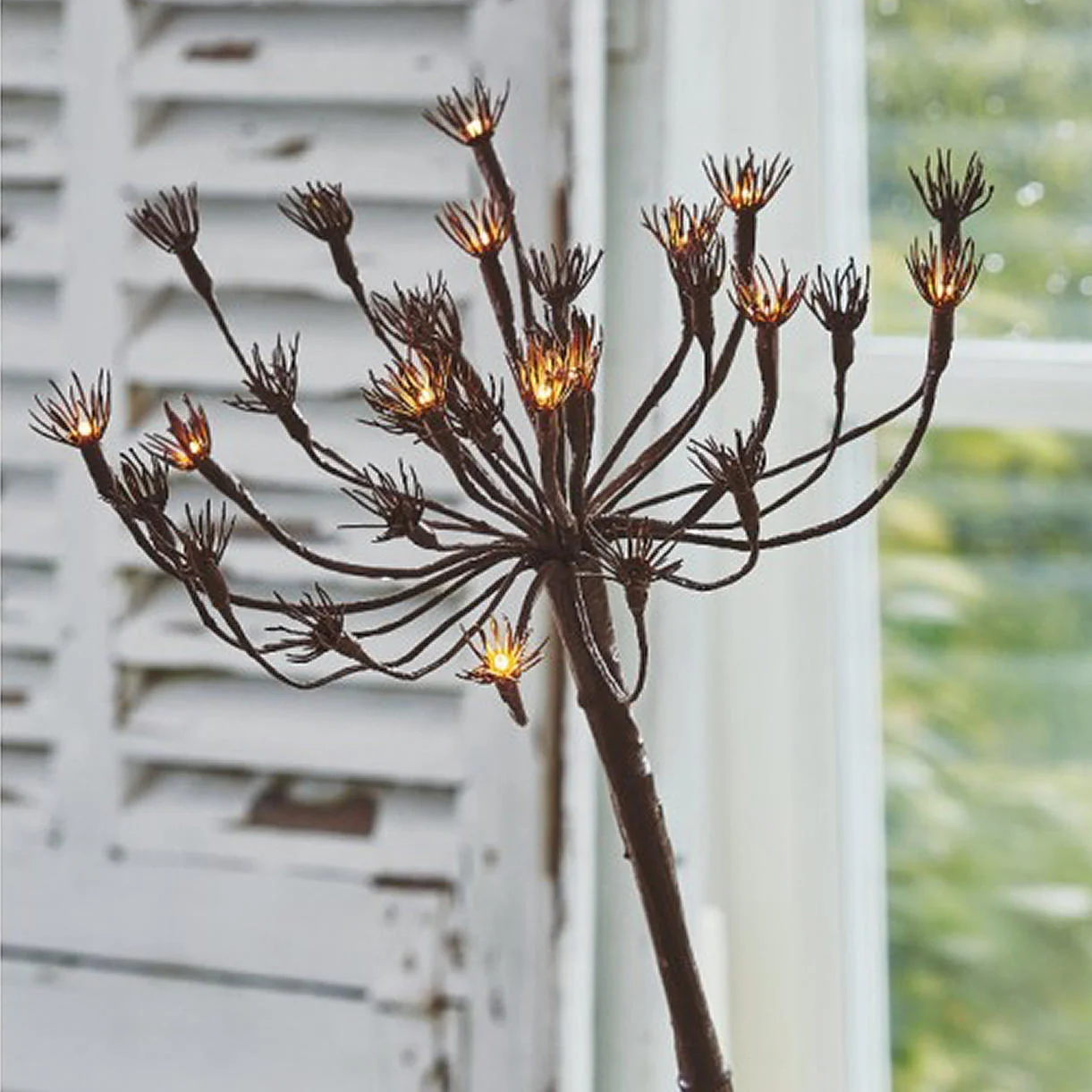 Wild Fennel LED Solar Outdoor Stake Light - Image 4
